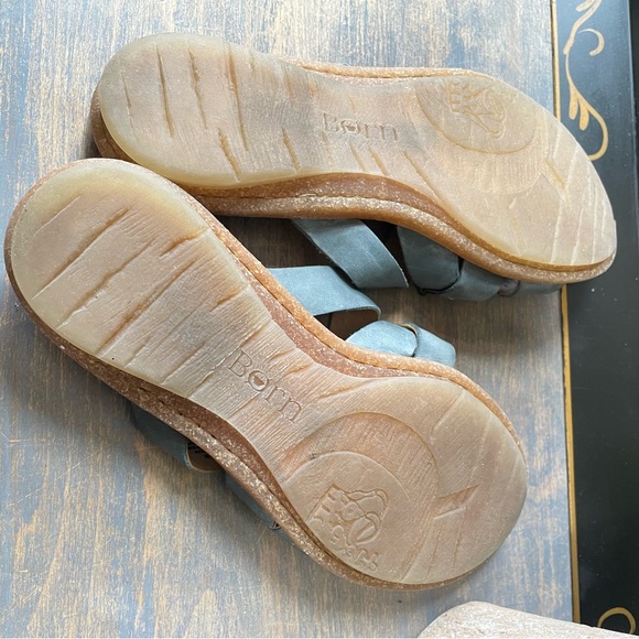 BORN blue grey leather flat low sandals Womens 9 - Picture 8 of 9